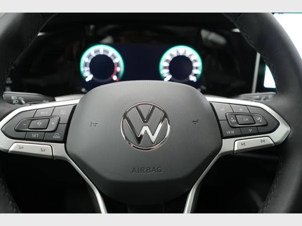 VOLKSWAGEN Golf VIII SW (2025) — foto 10 van 29