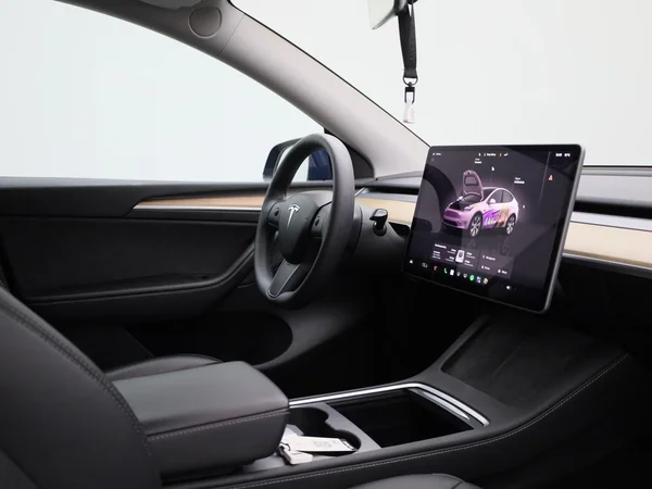 Tesla Model Y (2023) — foto 29 van 43