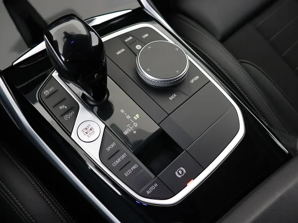 BMW 320 (2021) — foto 4 van 30