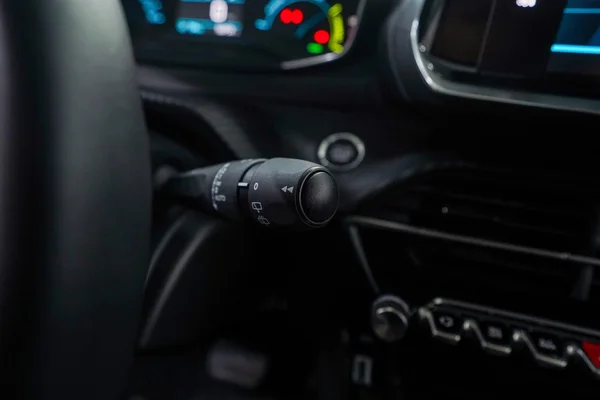 Peugeot E-208 (2023) — foto 11 van 43
