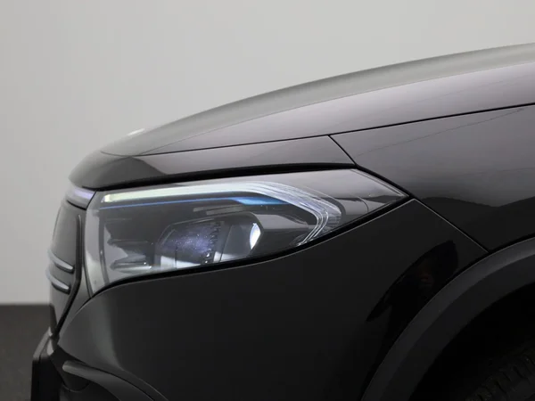 Mercedes-Benz EQA (2021) — foto 11 van 48