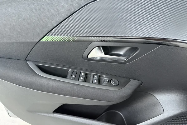 Peugeot 208 (2025) — foto 8 van 17