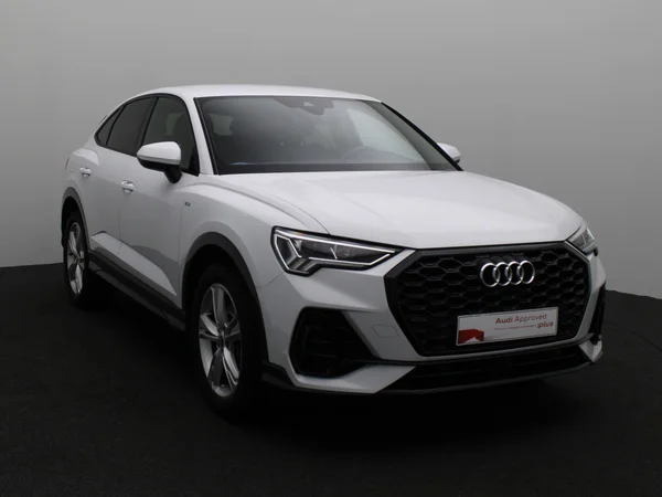 AUDI Q3 Sportback (2021) — foto 12 van 32