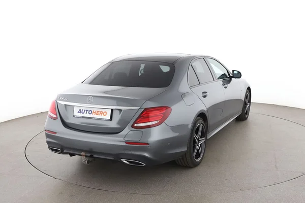 Mercedes-Benz E-Klasse (2019) — foto 12 van 16