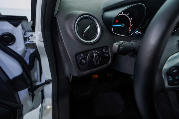 Ford Fiesta (2017) — foto 14 van 87