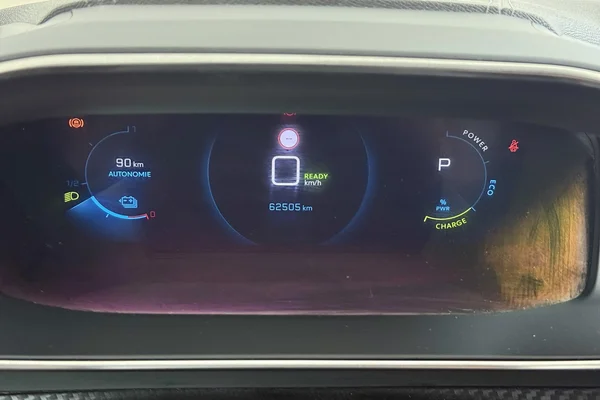 Peugeot E-208 (2021) — foto 4 van 36