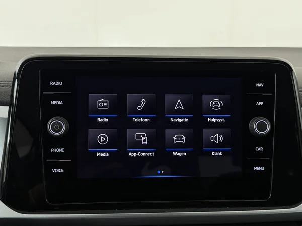 VOLKSWAGEN T-Roc (2022) — foto 10 van 27