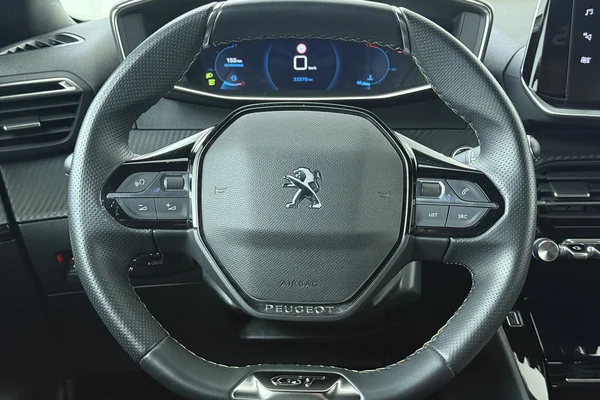 Peugeot 2008 (2023) — foto 2 van 16