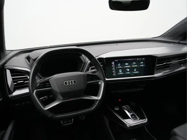 AUDI Q4 e-tron (2021) — foto 5 van 33
