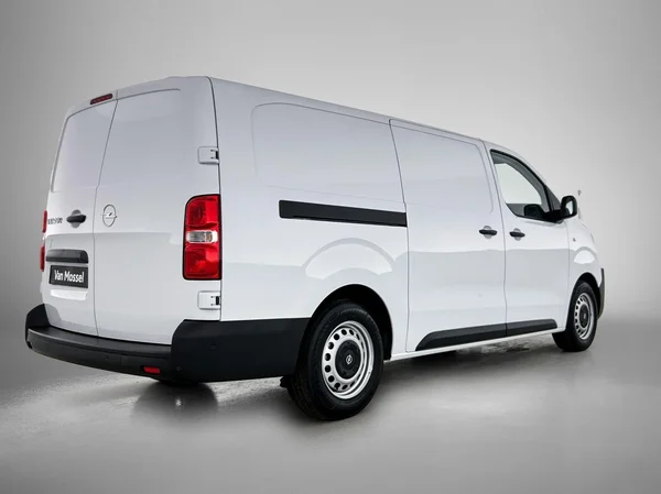 Opel Vivaro (2024) — foto 10 van 17