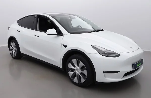 Tesla Model Y (2023) — foto 31 van 33