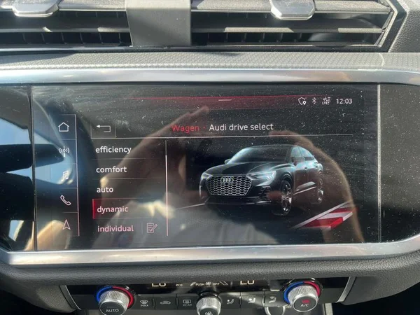 AUDI Q3 Sportback Dsl (2021) — foto 21 van 29