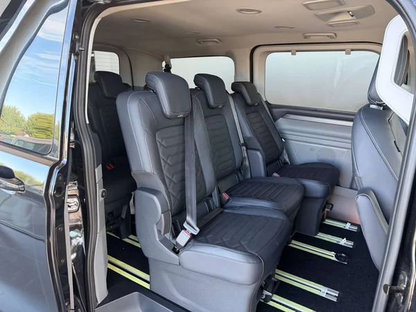 Ford Tourneo Custom — foto 19 van 21