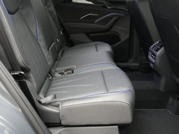 VOLKSWAGEN Tayron eHybrid (PHEV) (2025) — foto 2 van 10