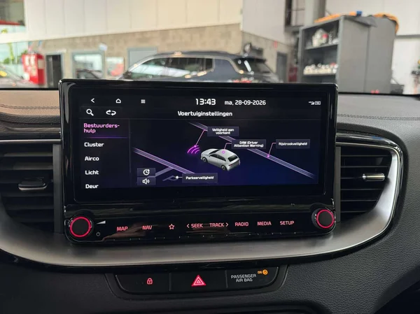 Kia Ceed SW (2023) — foto 6 van 17