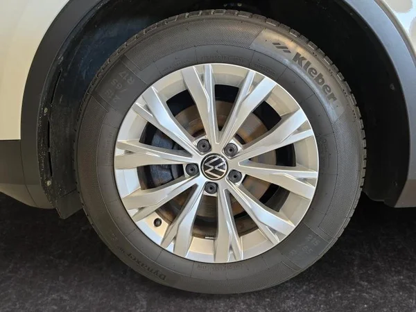 VOLKSWAGEN Tiguan Dsl (2021) — foto 2 van 36