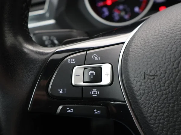 Volkswagen Tiguan (2020) — foto 10 van 27