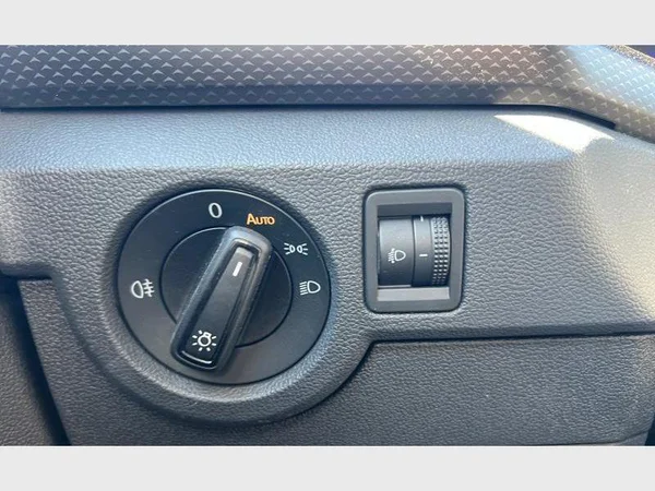 Volkswagen T-Cross (2023) — foto 14 van 23