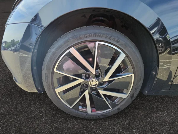 SKODA Octavia Combi (2021) — foto 16 van 24