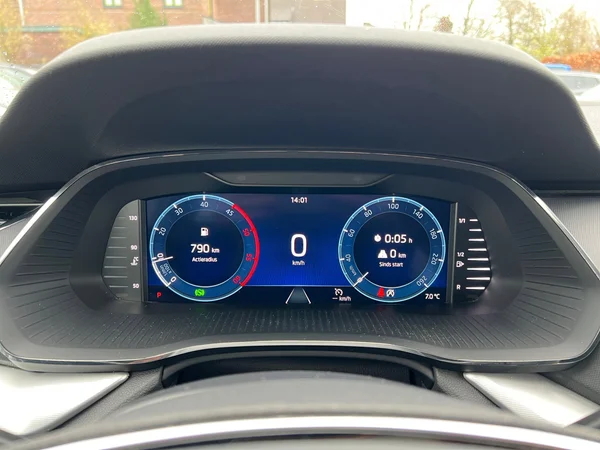 SKODA Octavia Combi (2022) — foto 6 van 24