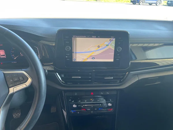 VOLKSWAGEN T-Roc (2023) — foto 4 van 20