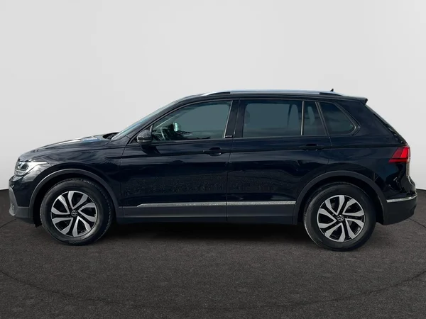 VOLKSWAGEN Tiguan (2022) — foto 10 van 18
