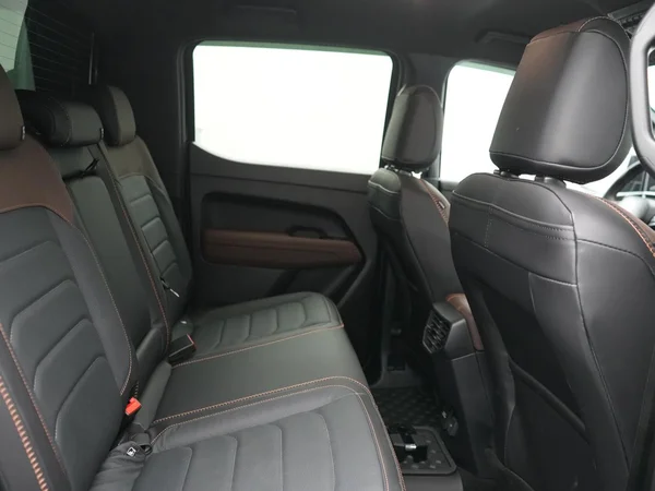 VOLKSWAGEN Amarok Double Cab Dsl (2026) — foto 15 van 30