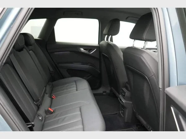 AUDI Q4 e-tron (2023) — foto 13 van 31