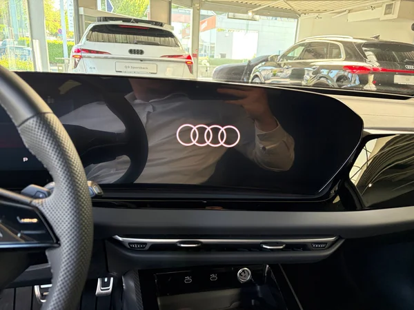 AUDI A5 Avant (2024) — foto 13 van 14