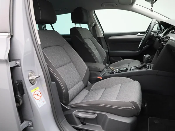 Volkswagen Passat (2024) — foto 27 van 42