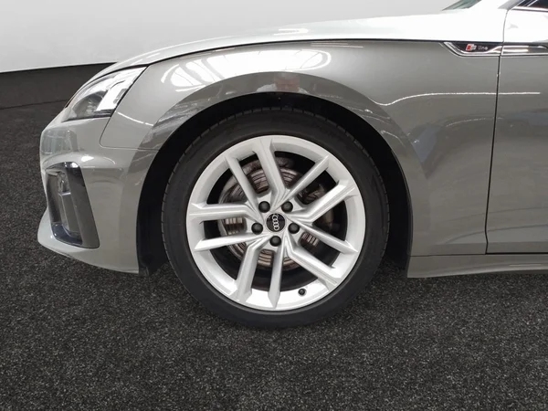 AUDI A5 (2023) — foto 16 van 23
