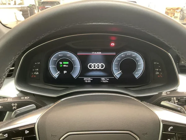AUDI A6 Avant PHEV (2025) — foto 6 van 23