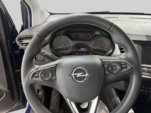 Opel Crossland (2023) — foto 2 van 17