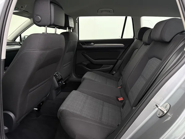 VOLKSWAGEN Passat Variant (2022) — foto 5 van 29