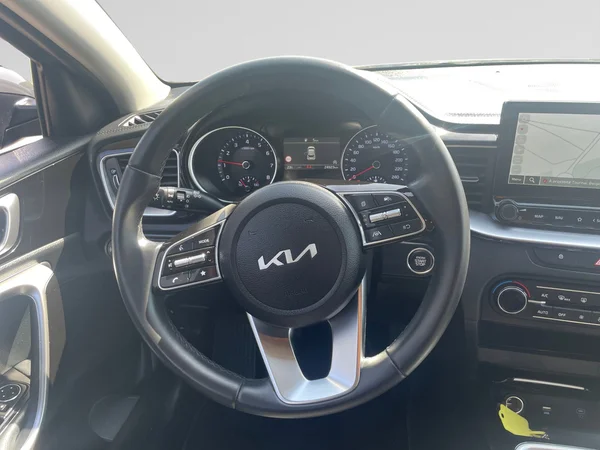 KIA XCeed (2024) — foto 4 van 21