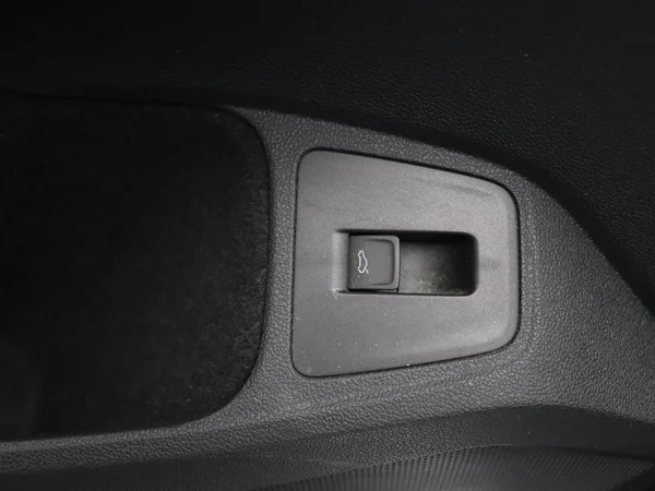 VOLKSWAGEN Tiguan (2022) — foto 11 van 26