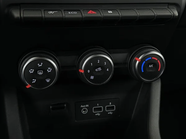 RENAULT Clio (2022) — foto 17 van 26