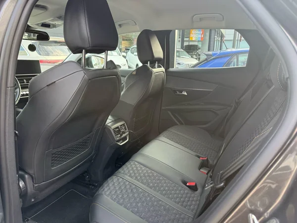 Peugeot 3008 (2022) — foto 8 van 11