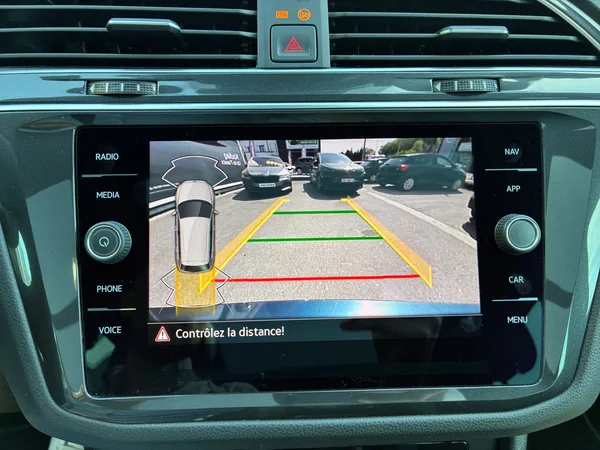 VOLKSWAGEN Tiguan (2022) — foto 17 van 24