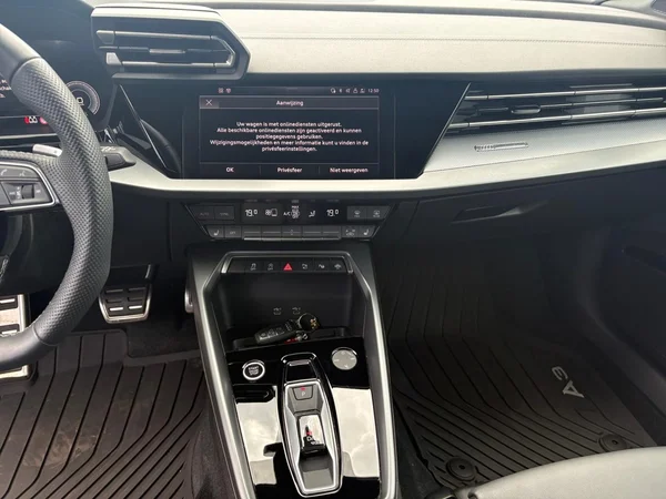 AUDI A3 Sportback (2025) — foto 2 van 24