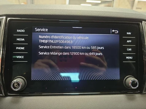 SKODA Karoq (2023) — foto 17 van 31