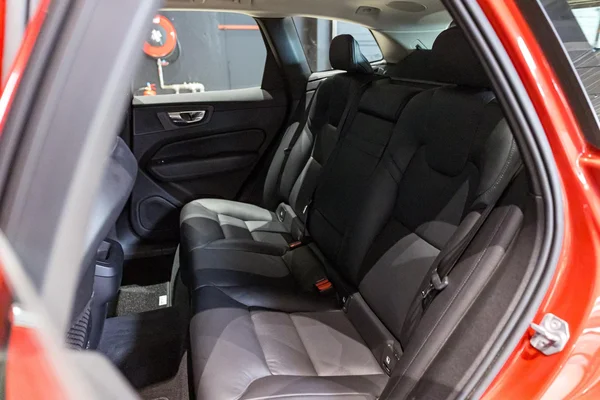Volvo XC60 (2019) — foto 9 van 44