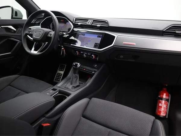 AUDI Q3 Sportback PHEV (2024) — foto 17 van 23