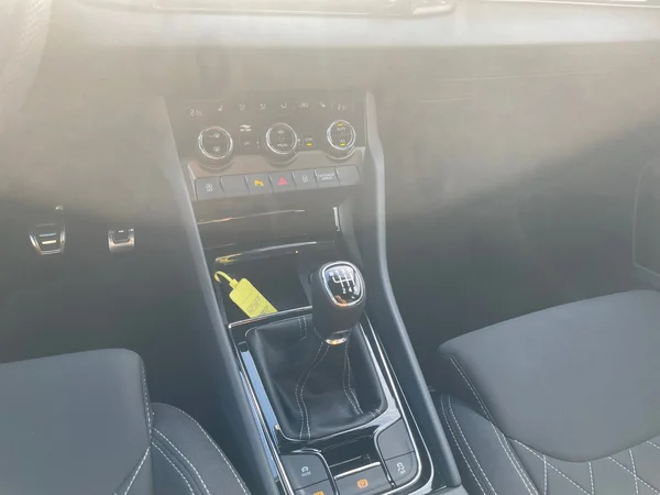 SKODA Karoq (2025) — foto 10 van 20