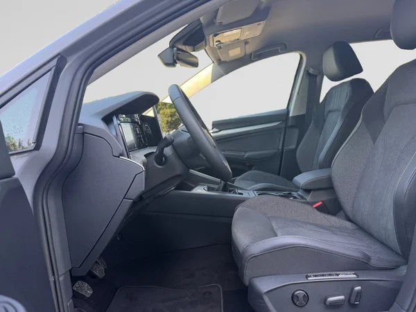 VOLKSWAGEN Golf VIII (2026) — foto 16 van 16