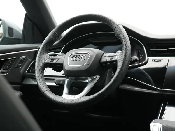 AUDI RS Q8 SUV (2026) — foto 26 van 43