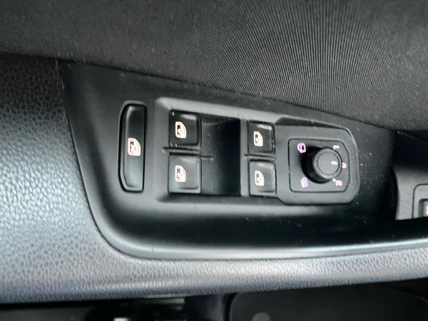 VOLKSWAGEN Passat SW (2015) — foto 7 van 23