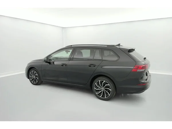 VOLKSWAGEN Golf VIII SW (2024) — foto 21 van 34