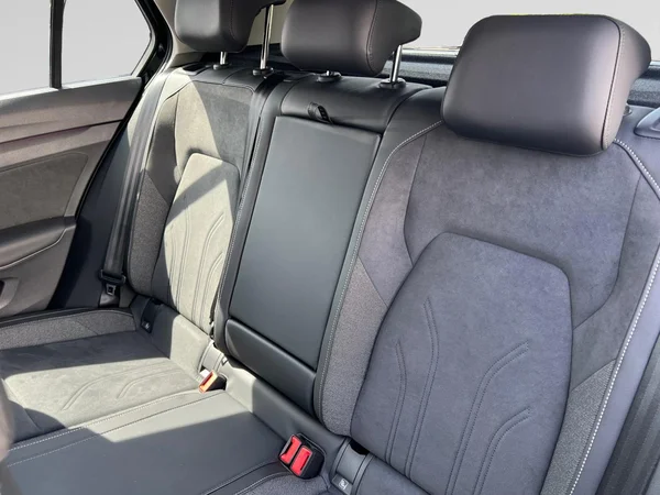 VOLKSWAGEN Golf VIII (2026) — foto 3 van 24