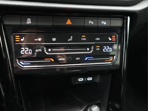 VOLKSWAGEN T-Roc (2025) — foto 13 van 27